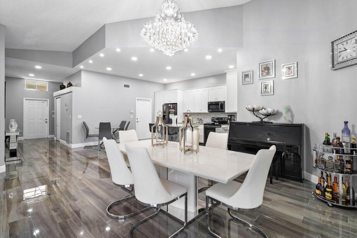 BOCA GARDENS - Residential