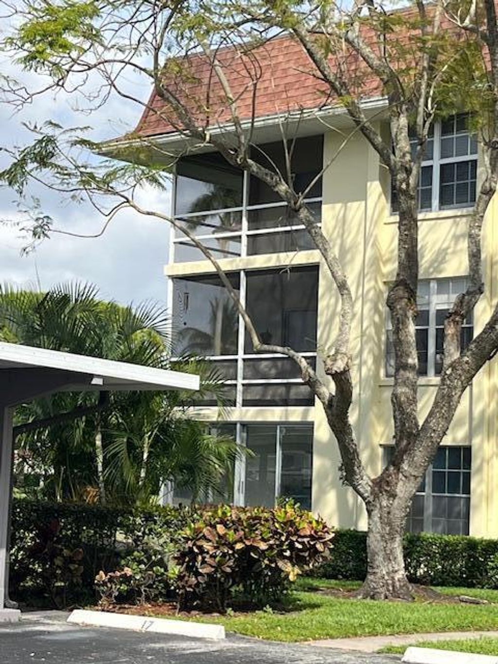 Photo of 5500 Tamberlane Circle #305, Palm Beach Gardens, FL 33418 (MLS # R11152913)