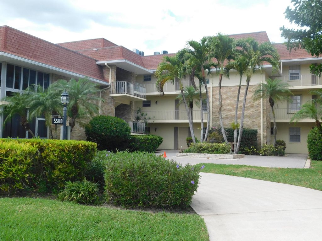 Photo of 5500 Tamberlane Circle #305, Palm Beach Gardens, FL 33418 (MLS # R11152913)