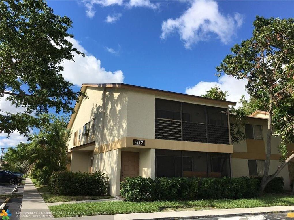 BEAUTIFUL 2 BEDROOMS 2 BATHROOMS. CONDO ON THE 1ST FLOOR COVERED SCREENED PATIO. BATHROOMS TOTALLY RENOVATED (NEW SHOWER, NEW BATHTUB, NEW VANITIES, NEW TILE FLOORS AND FIXTURES). NEW TILE FLOOR IN GUES TROOM AND MASTER BEDROOM AND KITCHEN TILE COUNTERTOP. ALL AGES WELCOME, PET FRIENDLY COMMUNITY OFFER: GYM, CLUBHOUSE, TENNIS COURT, LARGE POOL, BASKETBALL COURT, PICNIC AREA AND WALKING PATHS. TENANT MUST HAVE CREDIT SCORE ABOVE 660 AND CLEAN BACKGROUND AND NO EVICTIONS. (ASSOCIATION APPROVAL REQUIRED). 1ST MONTH, LAST MONTH AND SECURITY DEPOSIT REQUIRED.