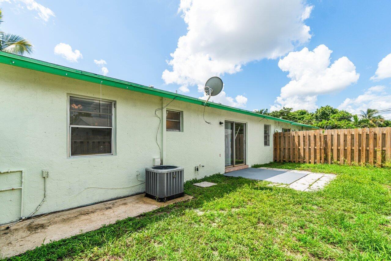 Gulfstream Apartments - Residential Lease