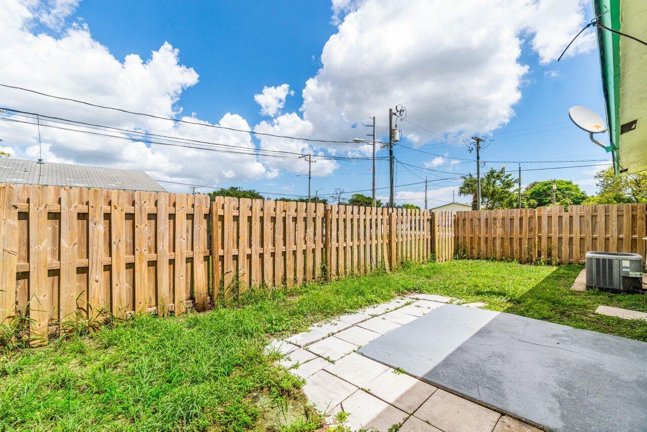 Gulfstream Apartments - Residential Lease