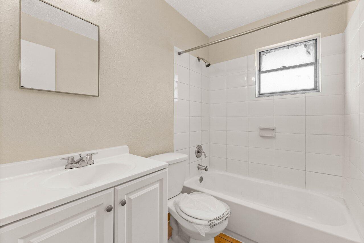 Gulfstream Apartments - Residential Lease