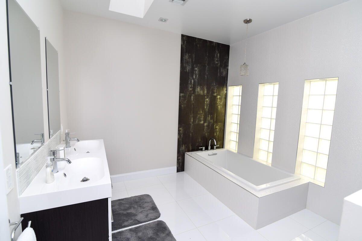 GOLDEN HARBOUR SEC 1 - Residential Lease