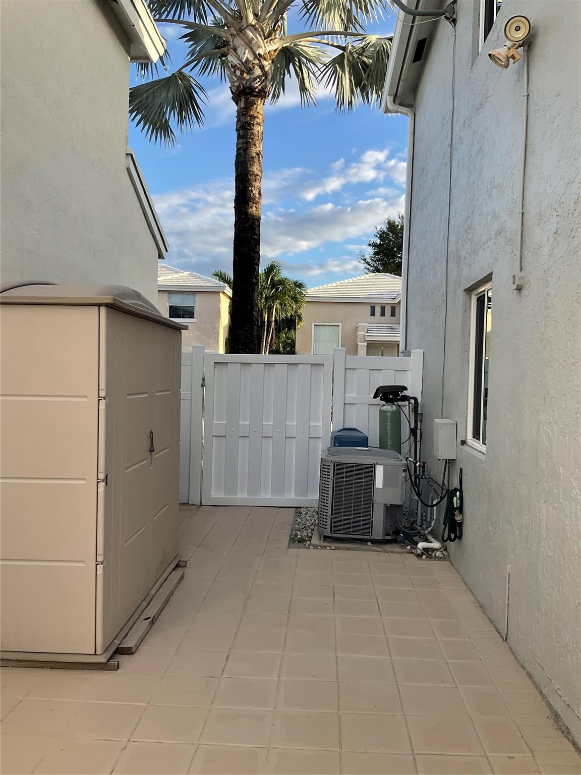 Coral Bay Prcl G 140-18 B - Residential