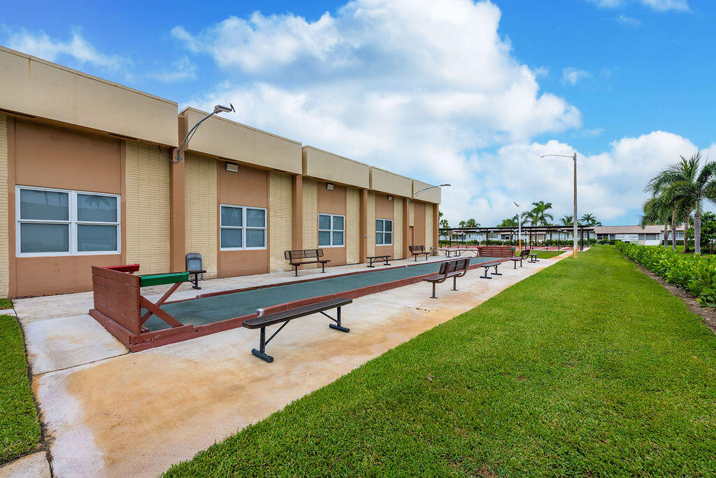 CRESTHAVEN VILLAS - Residential