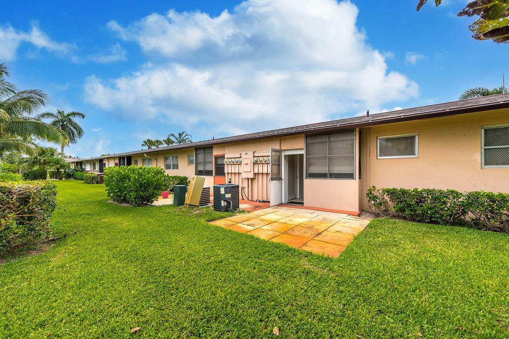 CRESTHAVEN VILLAS - Residential