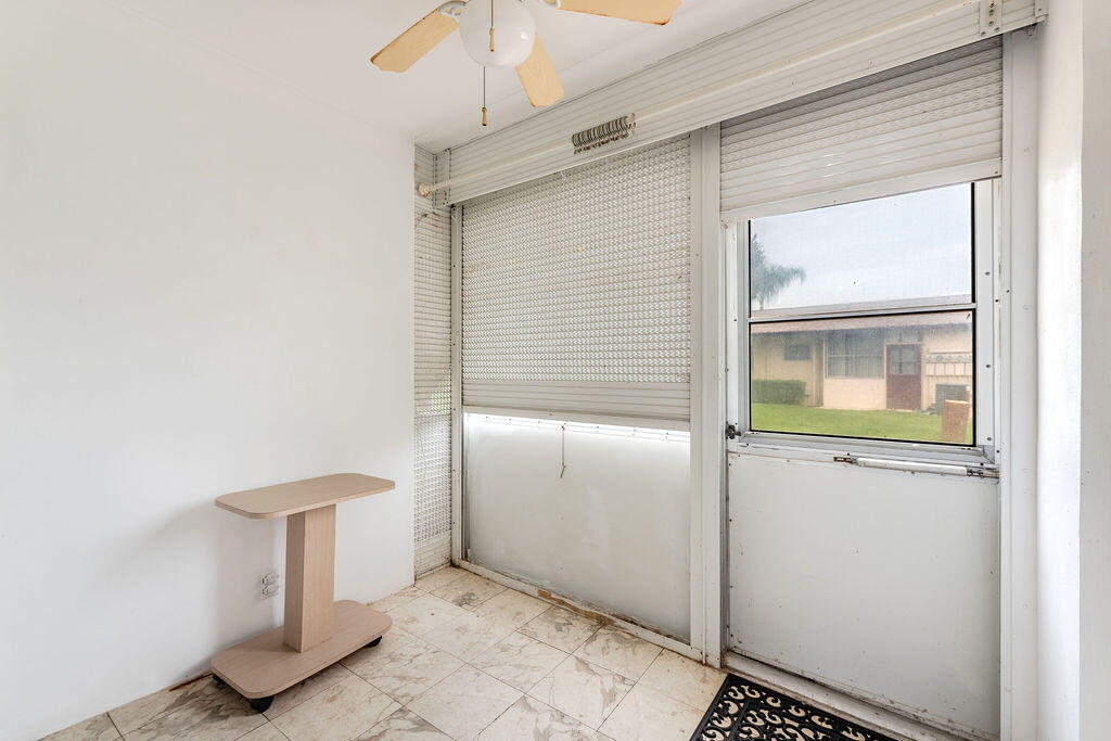 CRESTHAVEN VILLAS - Residential