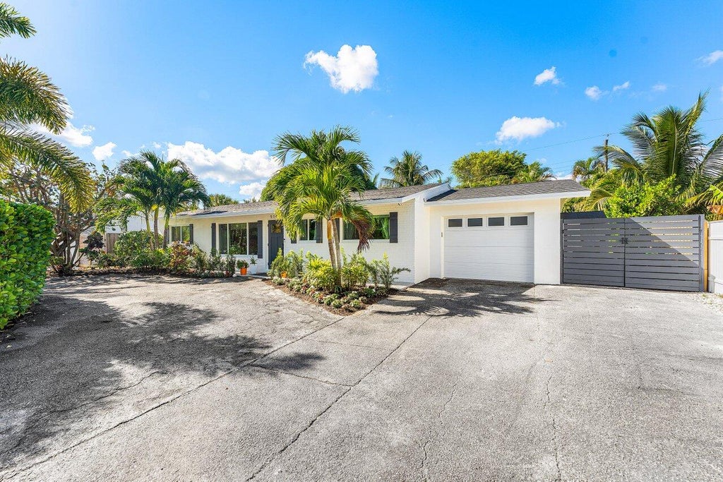 Photo of 514 N Dover Road, Tequesta, FL 33469 (MLS # R11143448)
