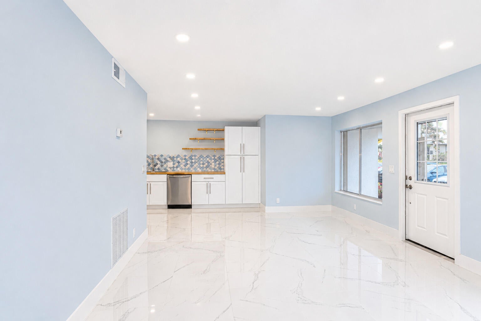 Properties 303 Knotty Pine Circle A-1