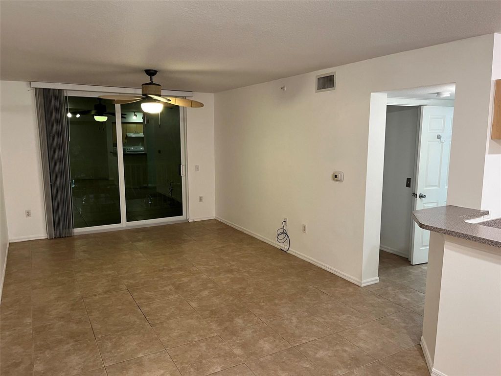 Photo of 913 Villa Circle #913, Boynton Beach, FL 33435 (MLS # F10514010)