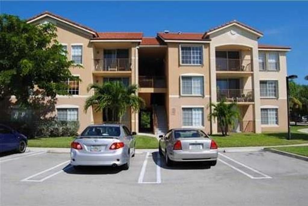 Photo of 913 Villa Circle #913, Boynton Beach, FL 33435 (MLS # F10514010)