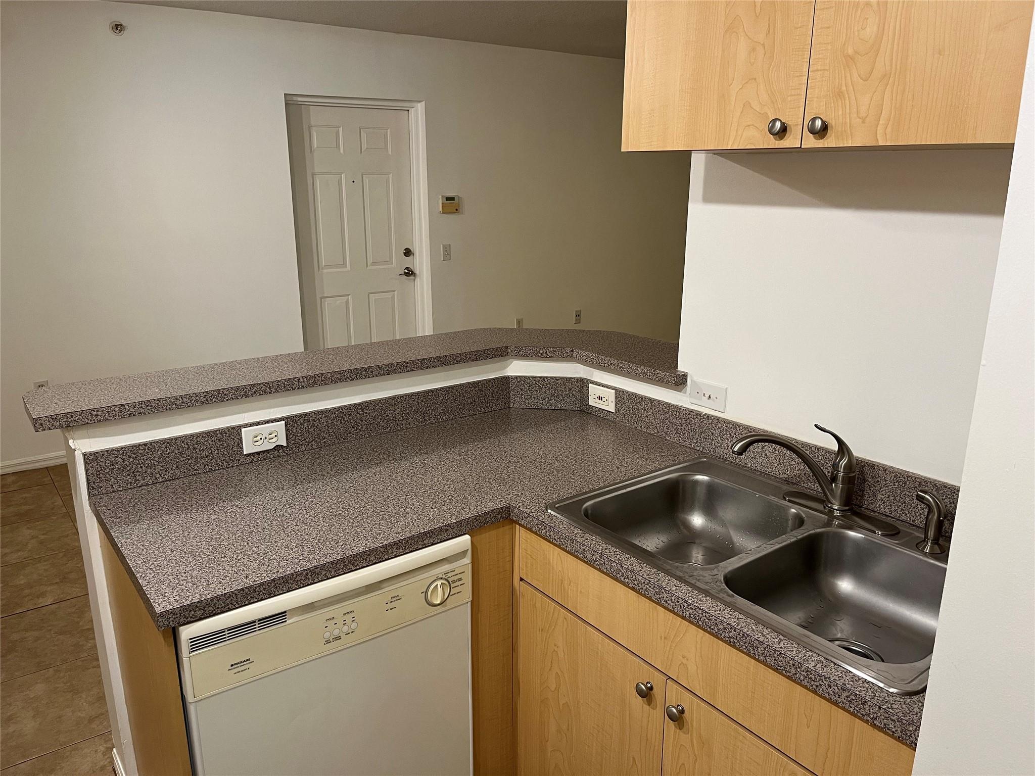 913 Villa Cir 913
