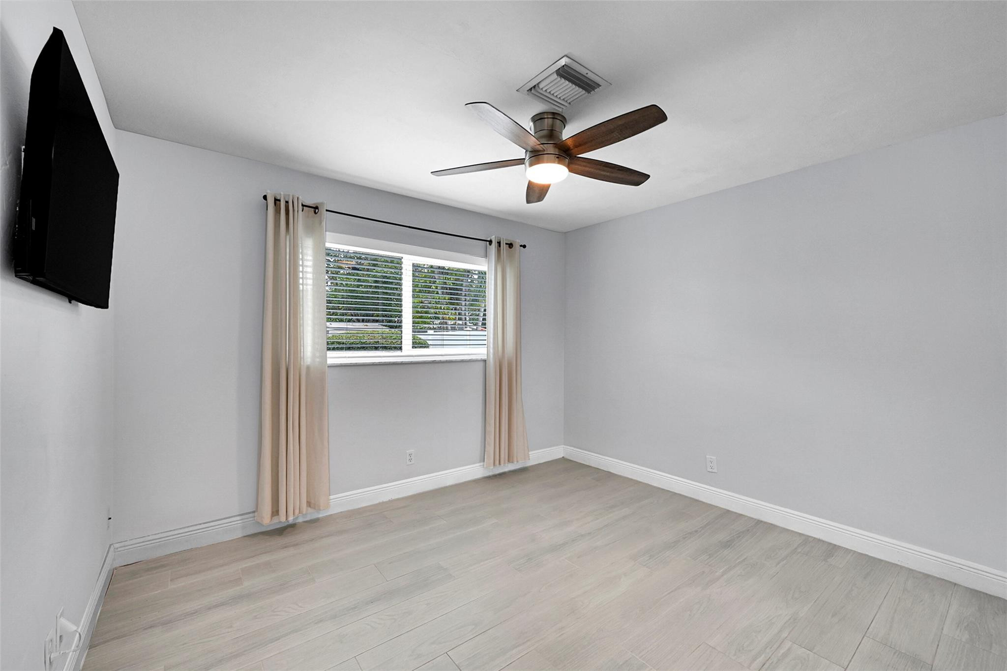 North Andrews Gardens 2nd - Residential Lease