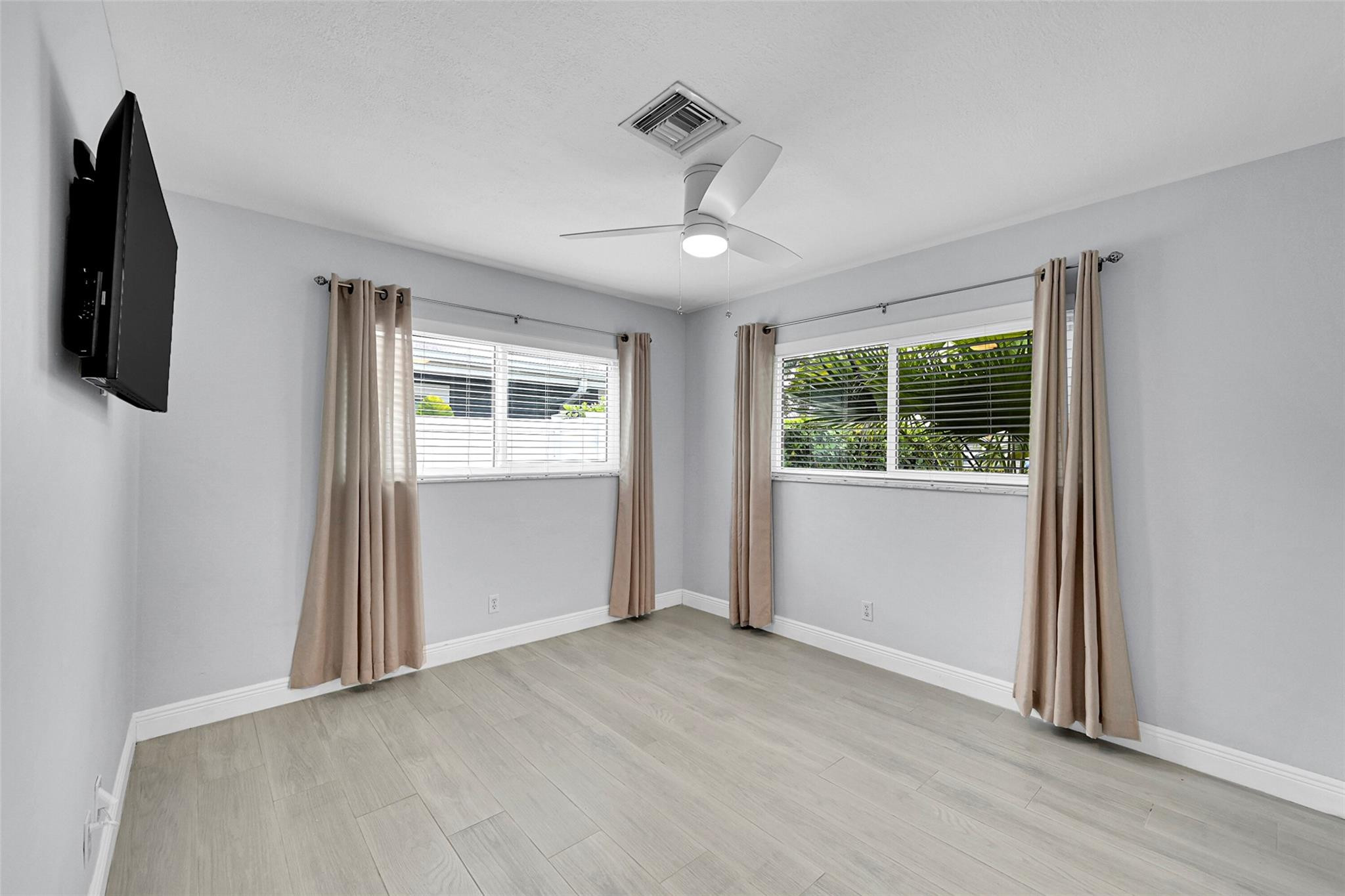 North Andrews Gardens 2nd - Residential Lease