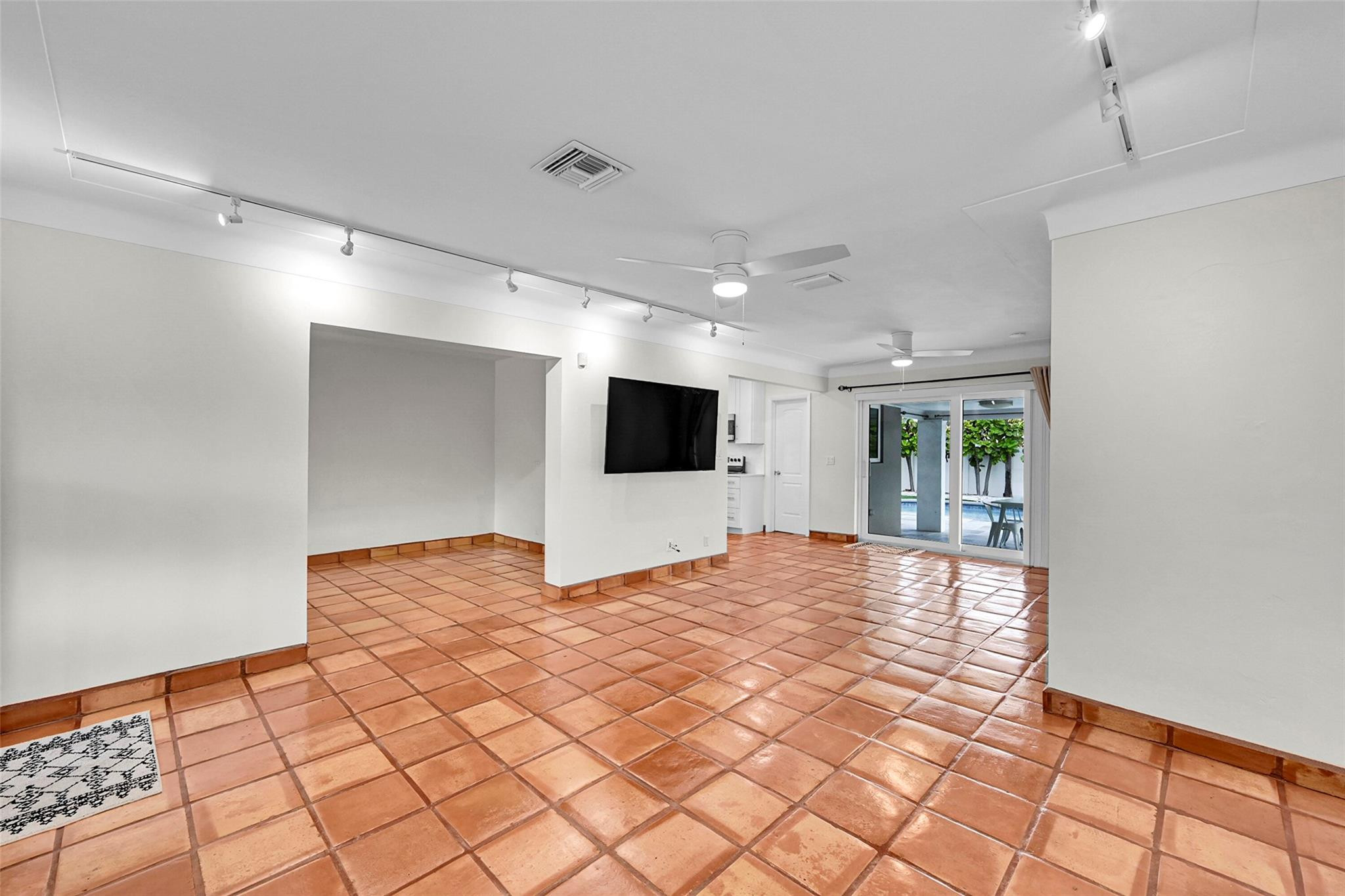 North Andrews Gardens 2nd - Residential Lease