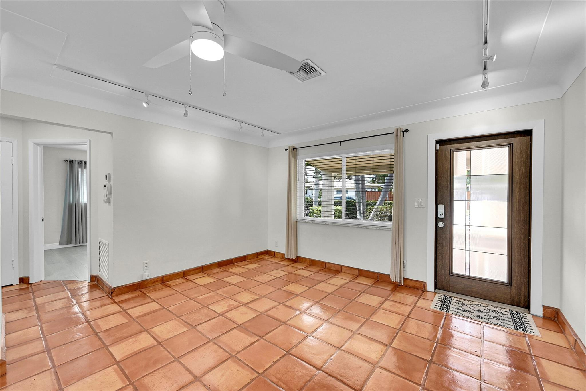 North Andrews Gardens 2nd - Residential Lease