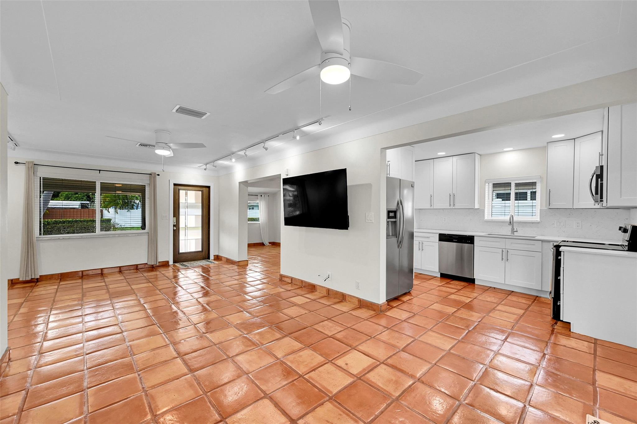 North Andrews Gardens 2nd - Residential Lease