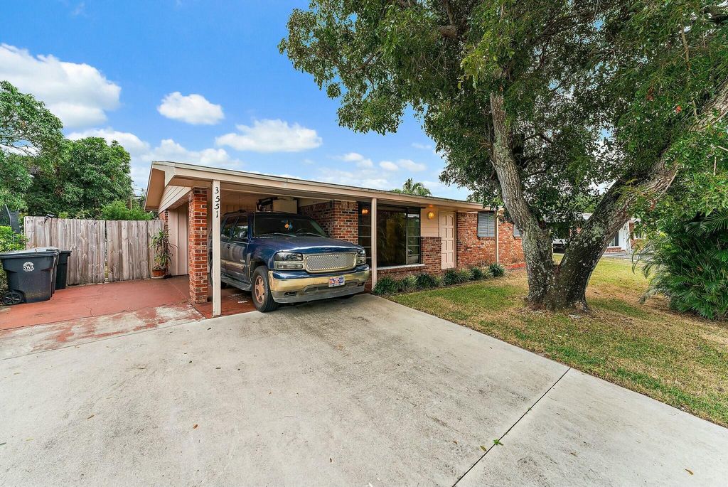 Photo of 3551 Dunes Road, Palm Beach Gardens, FL 33410 (MLS # R11039912)