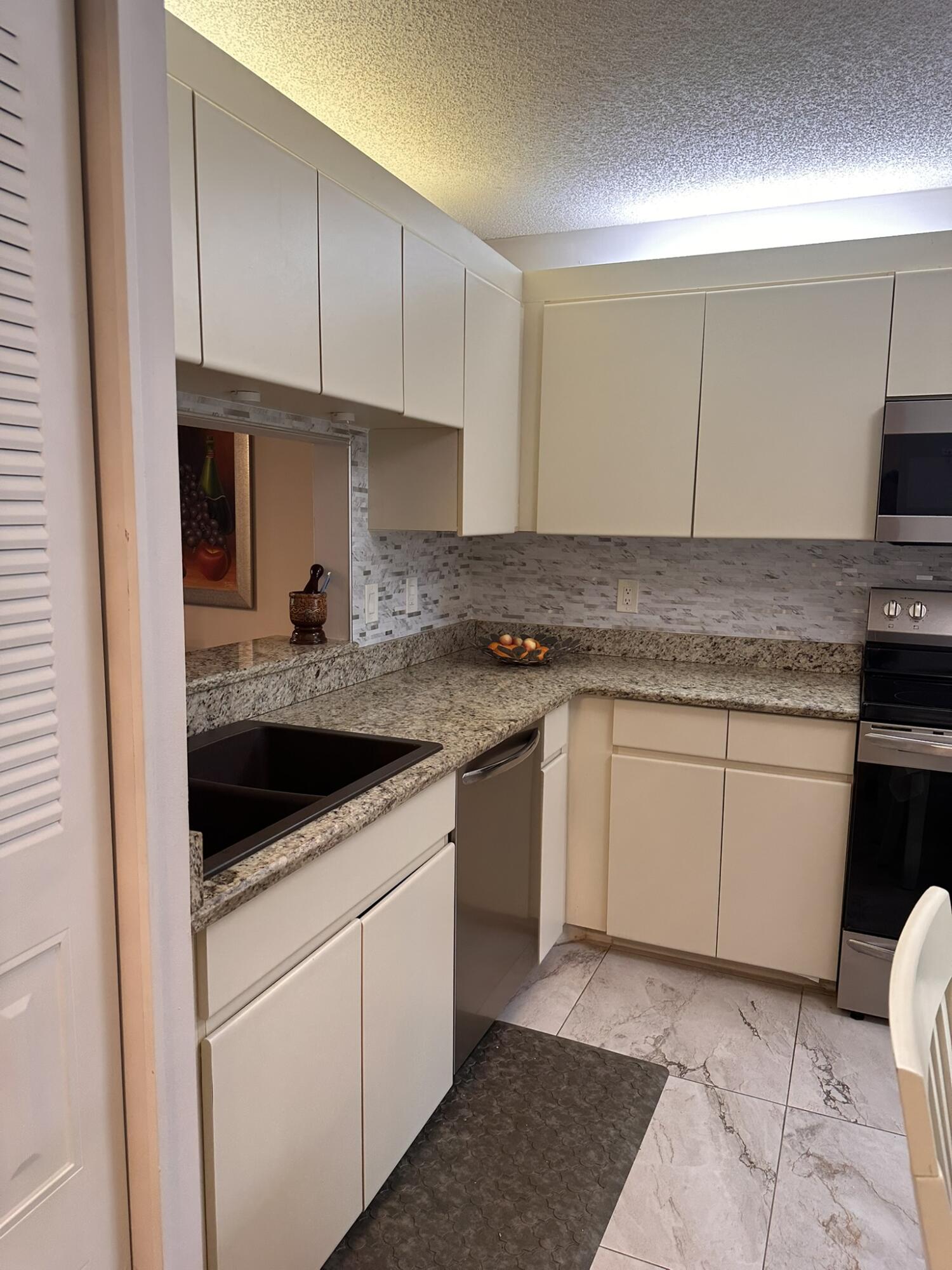 HAMLET AT POINCIANA CONDO - Residential Lease