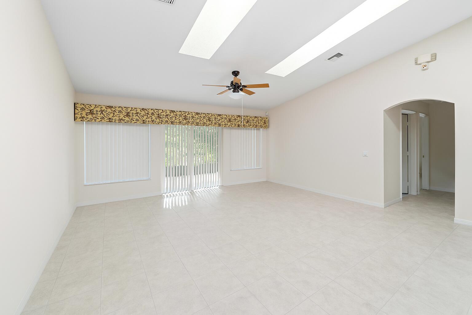 PORT ST LUCIE SECTION 33 - Residential