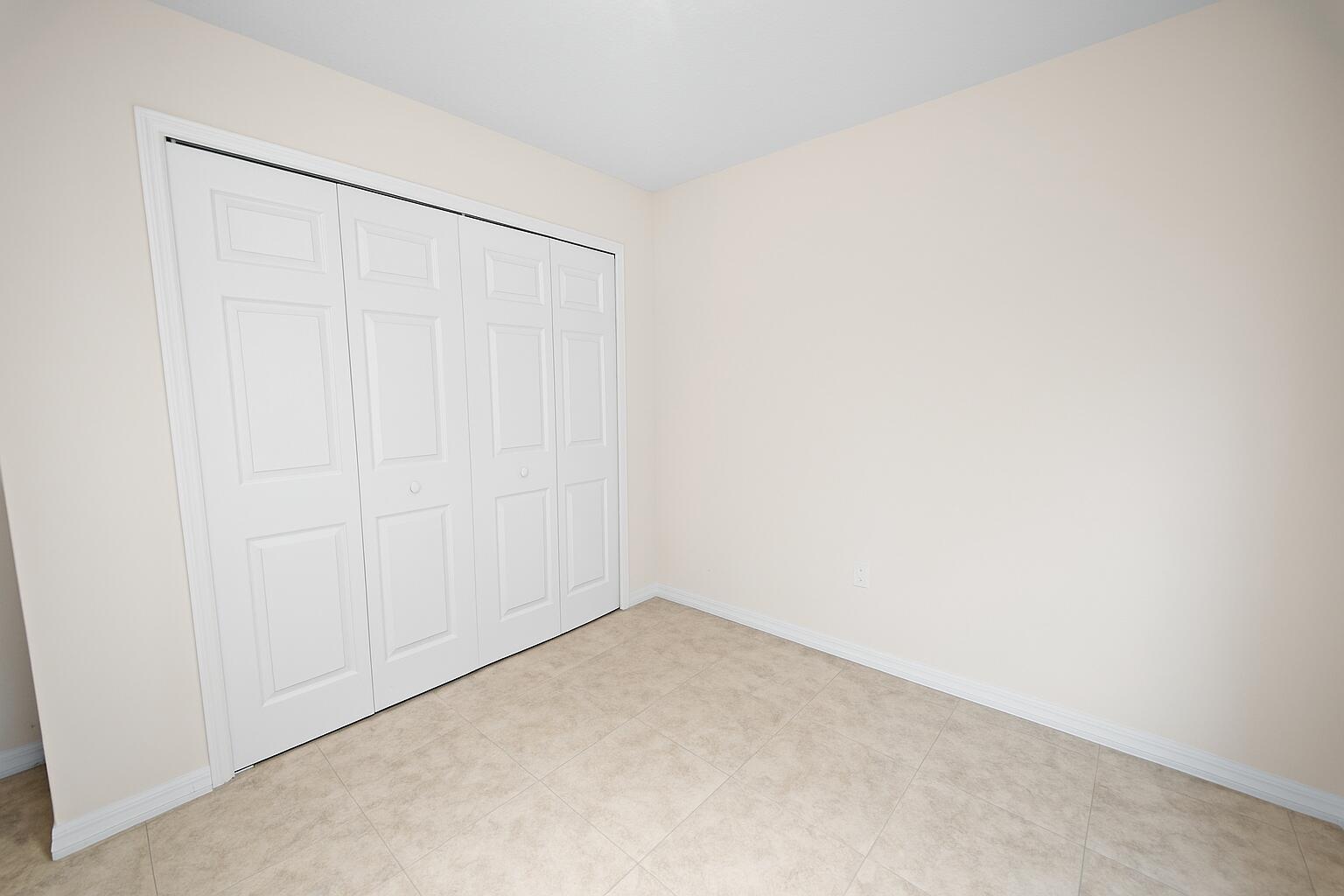 PORT ST LUCIE SECTION 33 - Residential