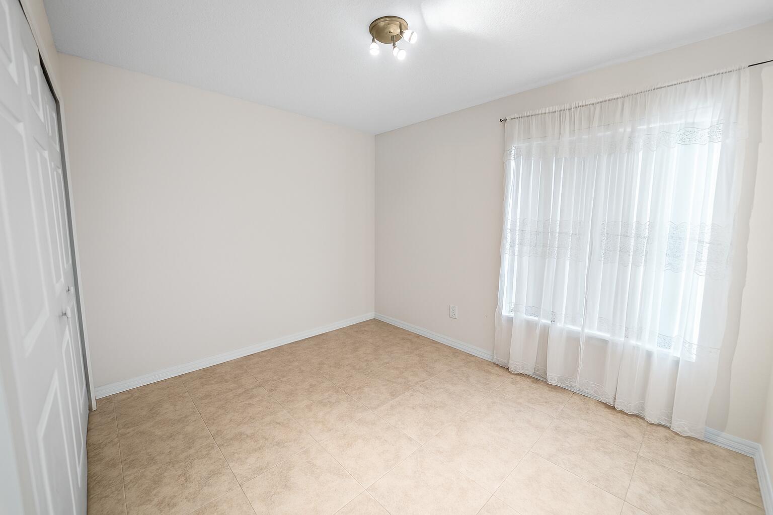 PORT ST LUCIE SECTION 33 - Residential