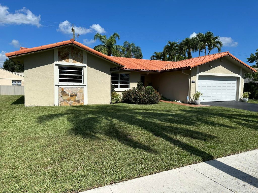 Photo of 5511 SW 114th Avenue, Cooper City, FL 33330 (MLS # B26044128)