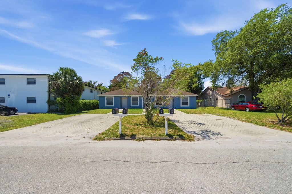 Photo of 1311 Emerald Terrace, Fort Pierce, FL 34950 (MLS # B26028732)