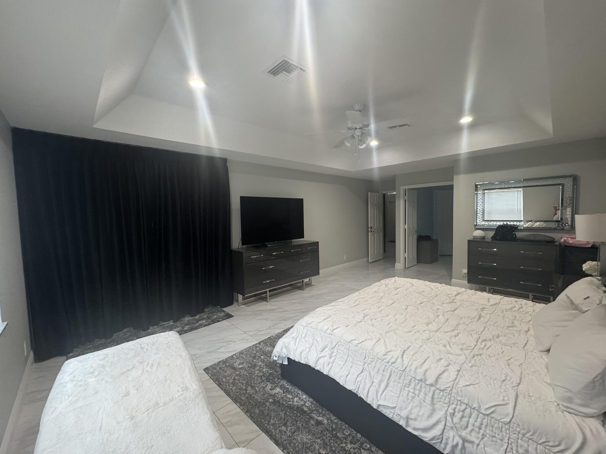 LAKE CHARLESTON PAR R - Residential