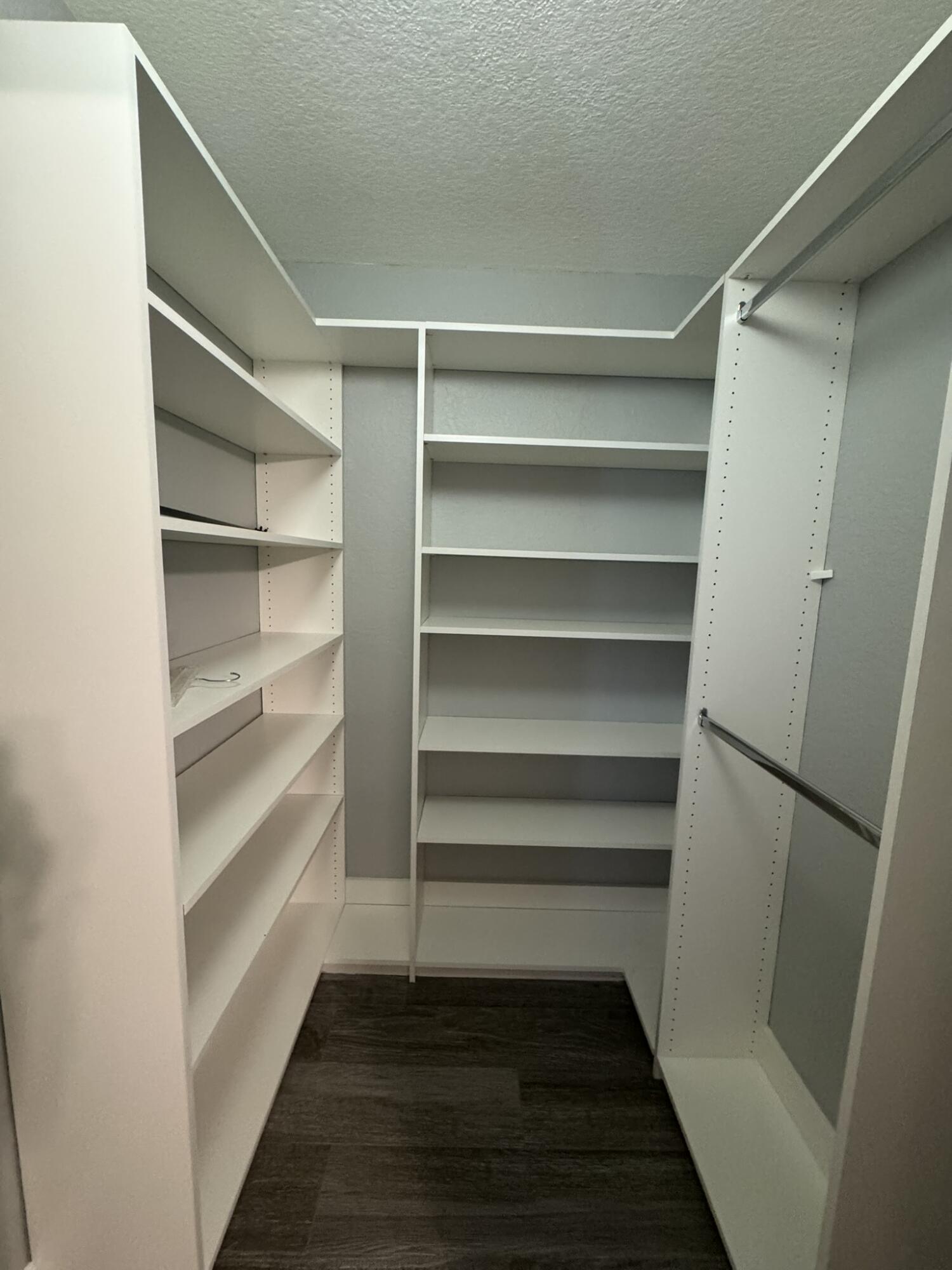 LAKE CHARLESTON PAR R - Residential