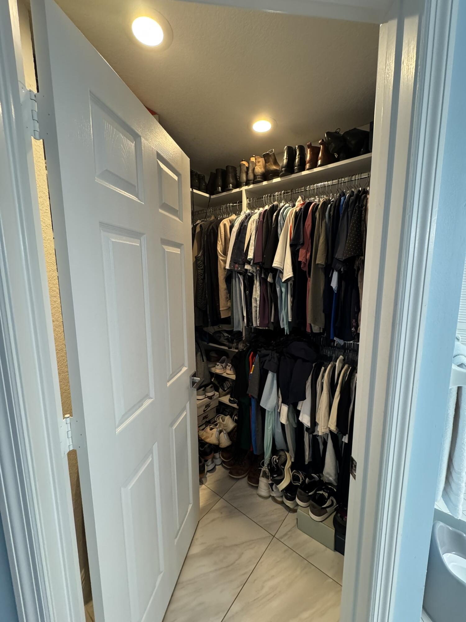 LAKE CHARLESTON PAR R - Residential