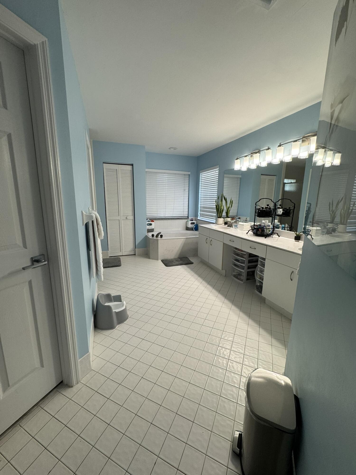 LAKE CHARLESTON PAR R - Residential