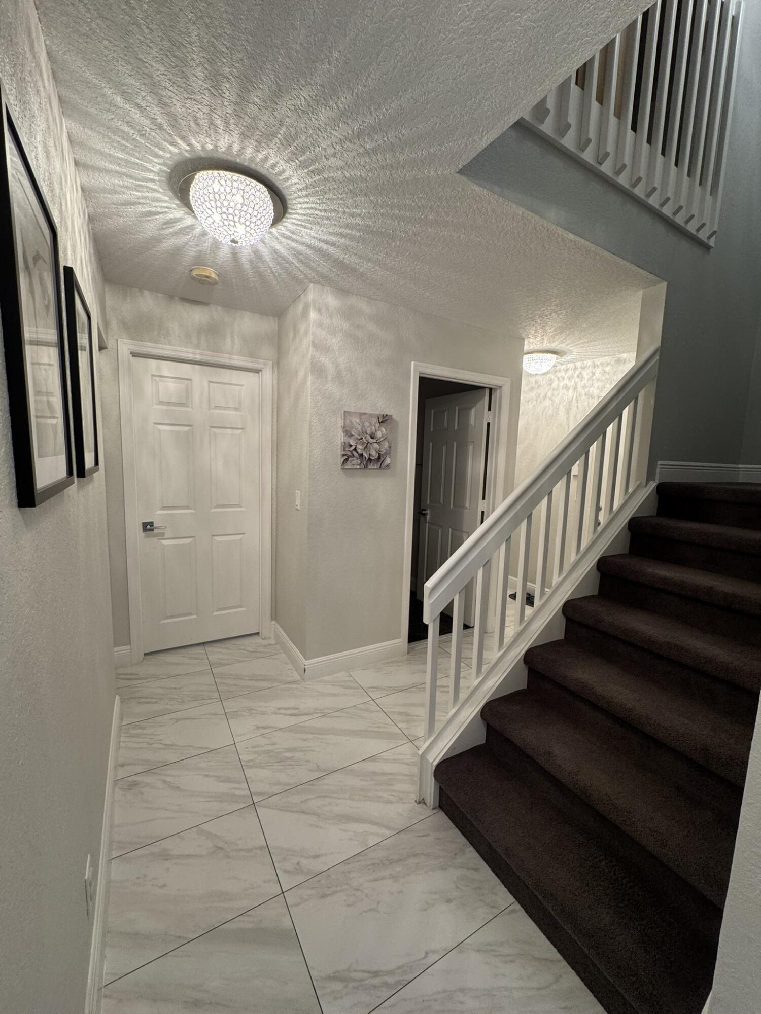 LAKE CHARLESTON PAR R - Residential