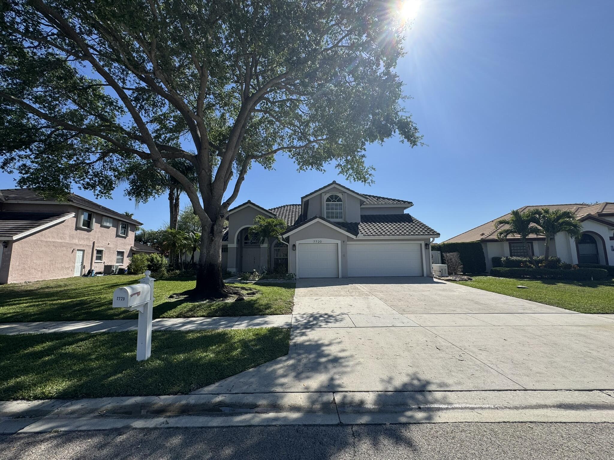 LAKE CHARLESTON PAR R - Residential