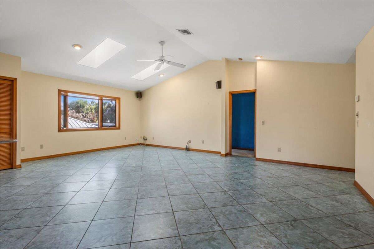 FORT PIERCE SHORES UNIT 5 REPLAT - Residential