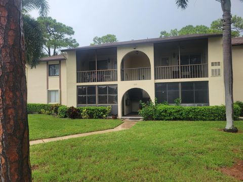325 Knotty Pine Circle B-2 Greenacres FL 33463