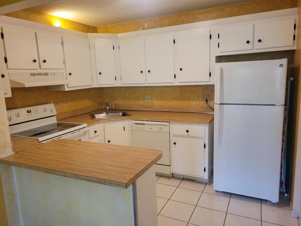 PINE RIDGE SOUTH III CONDO - Residential