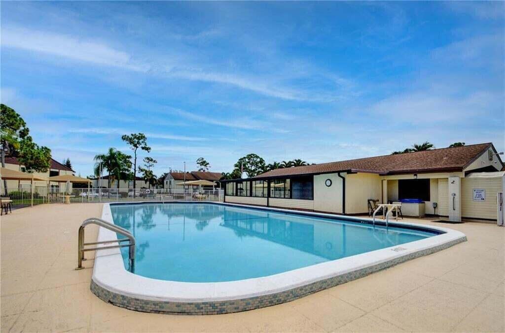 PINE RIDGE SOUTH III CONDO - Residential