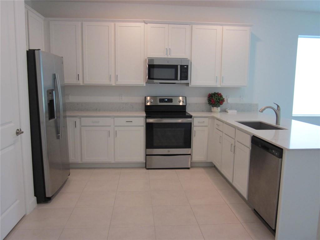 AVALON TRAILS AT VILLAGES - Residential