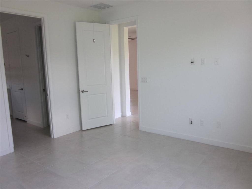 AVALON TRAILS AT VILLAGES - Residential