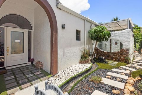 Tiny photo for 6590 Fountains Circle, Lake Worth, FL 33467 (MLS # R11156762)