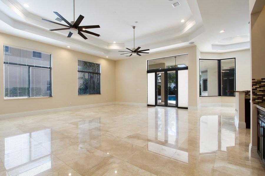 HERON ESTATES/HERON BAY - Residential