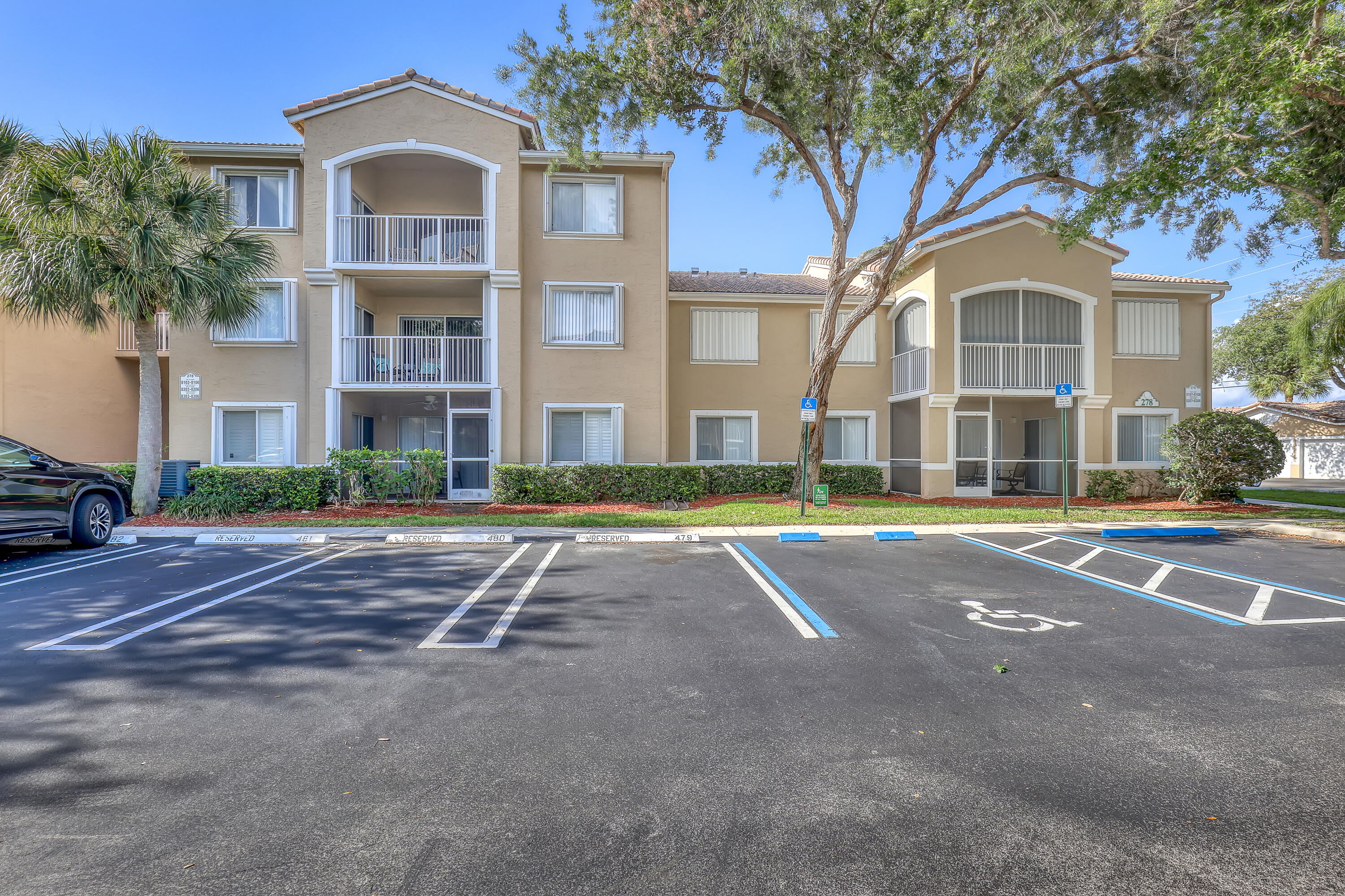 LIGHTHOUSE COVE AT TEQUESTA CONDO - Residential