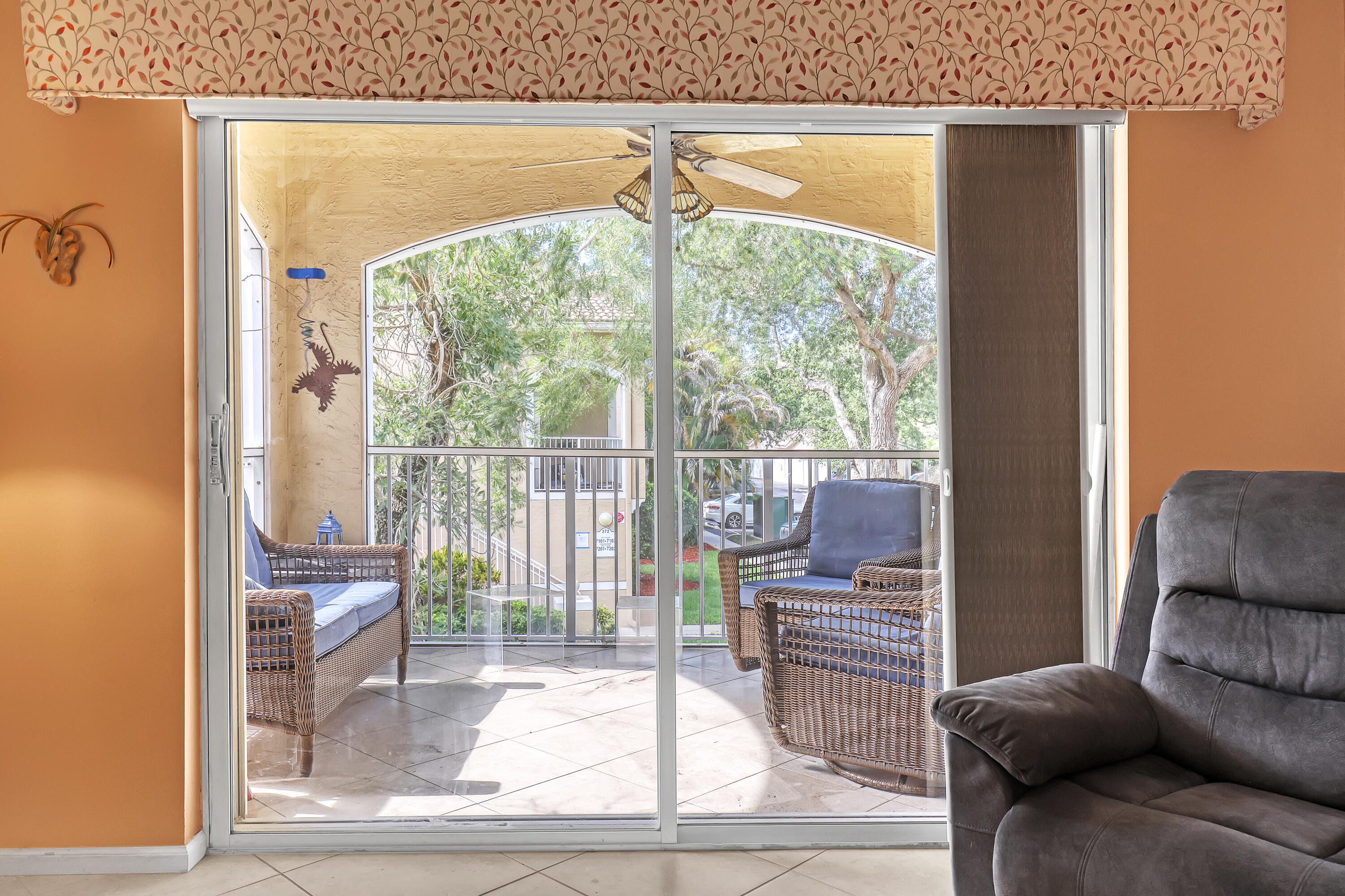 LIGHTHOUSE COVE AT TEQUESTA CONDO - Residential