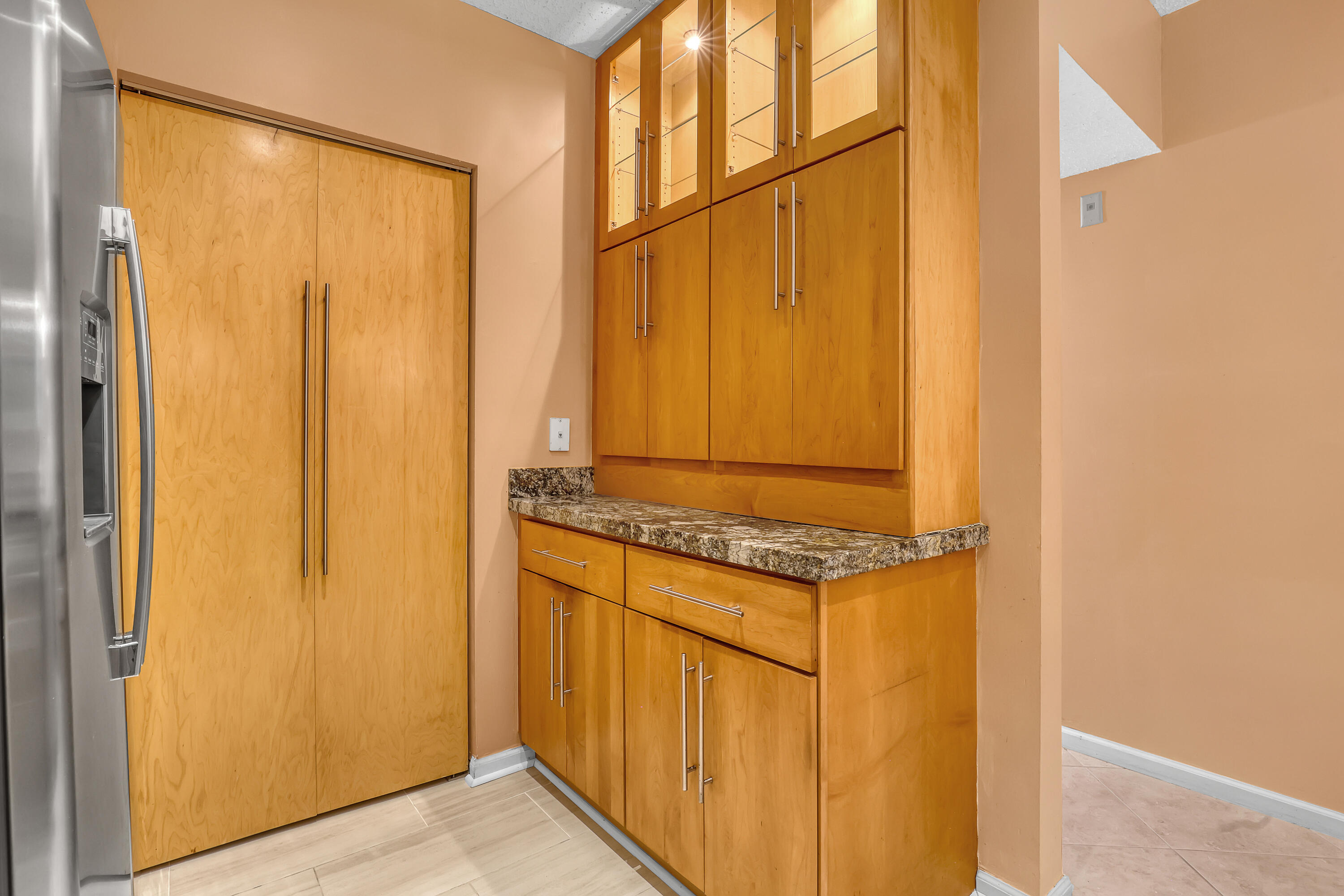LIGHTHOUSE COVE AT TEQUESTA CONDO - Residential