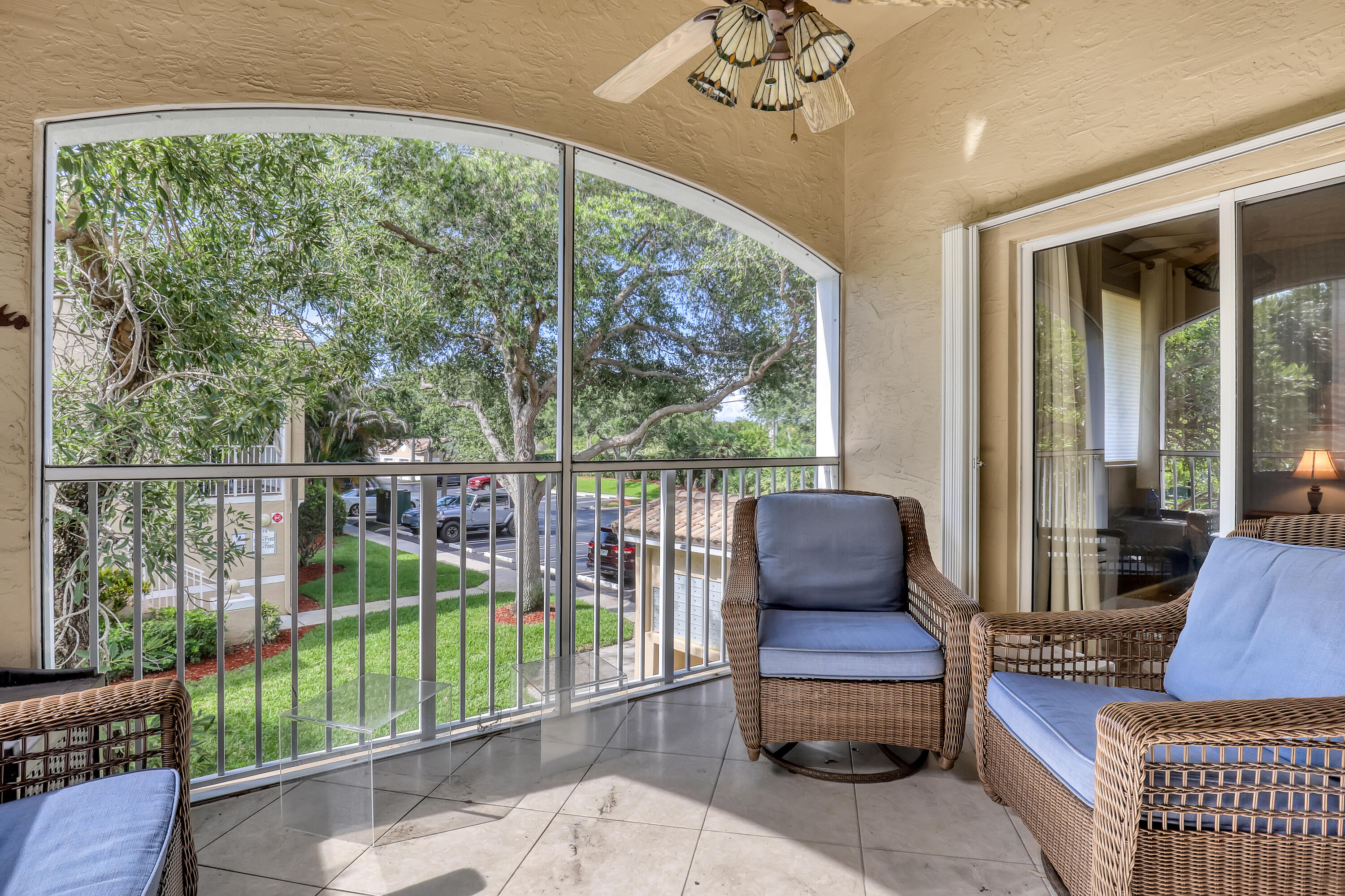 LIGHTHOUSE COVE AT TEQUESTA CONDO - Residential