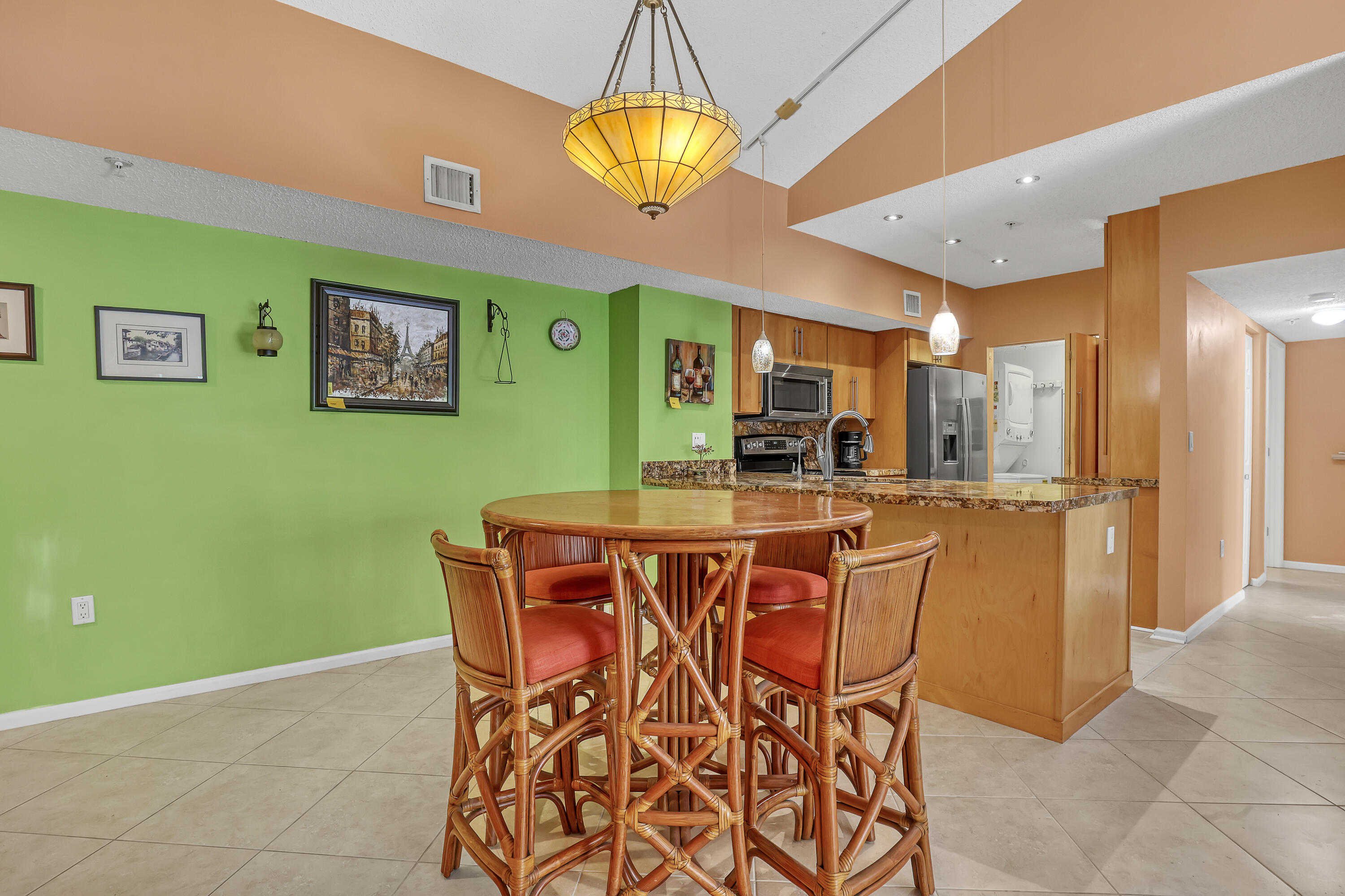 LIGHTHOUSE COVE AT TEQUESTA CONDO - Residential
