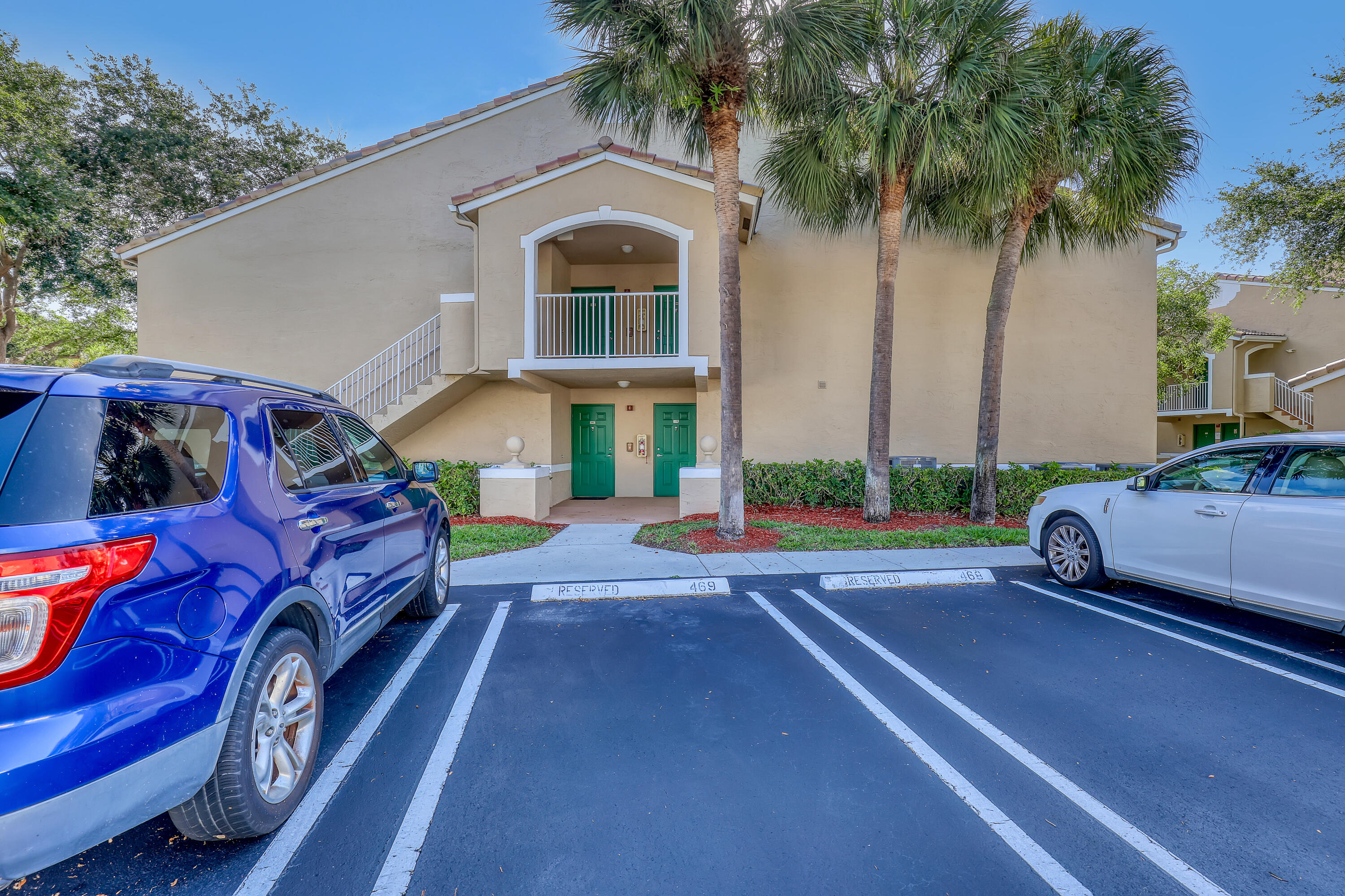 LIGHTHOUSE COVE AT TEQUESTA CONDO - Residential