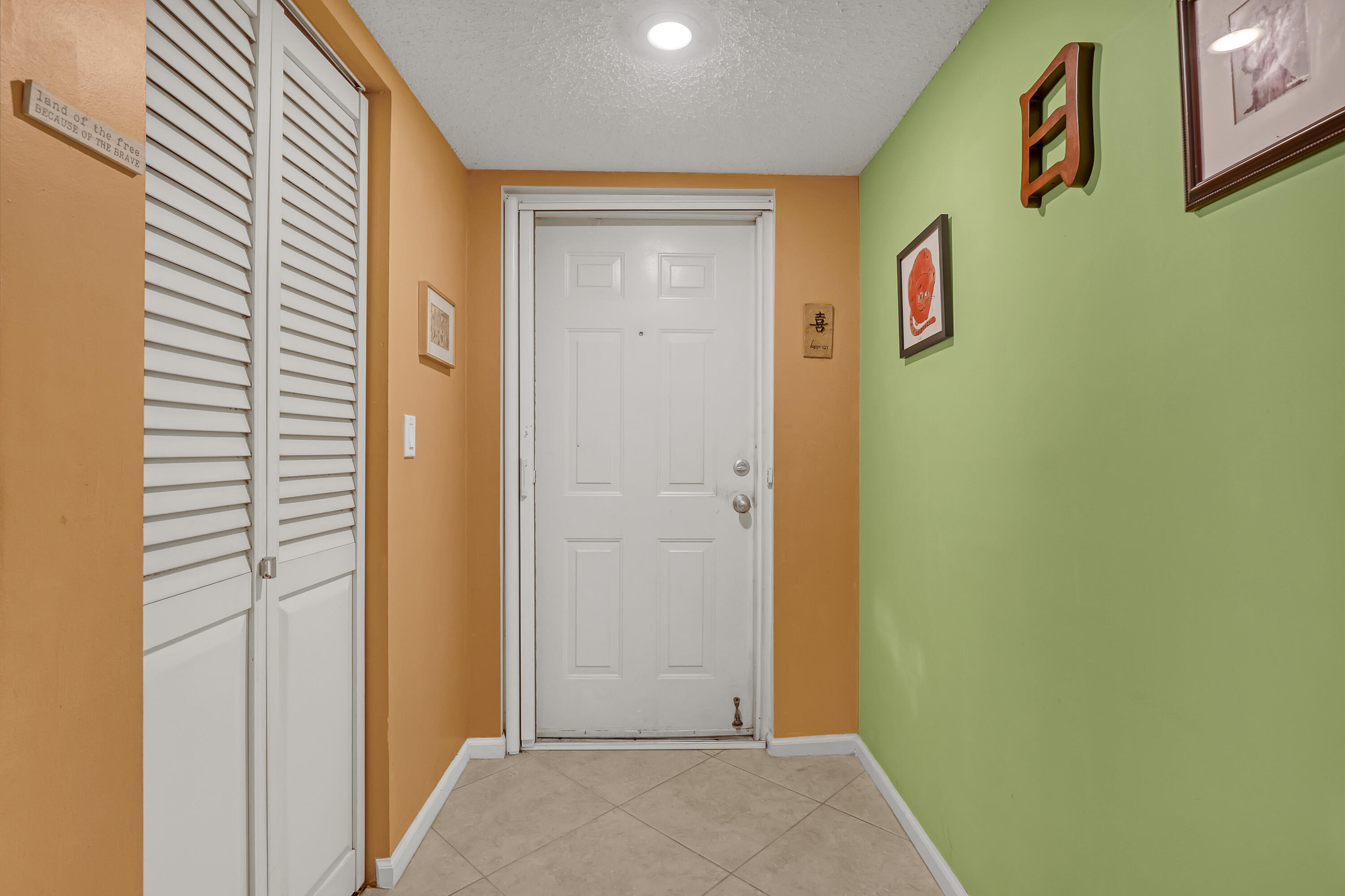 LIGHTHOUSE COVE AT TEQUESTA CONDO - Residential